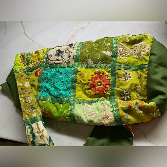 Vintage boho shoulder sac, crossbody, patchwork, olive grn lining w/ tie closure - Picture 2 of 10